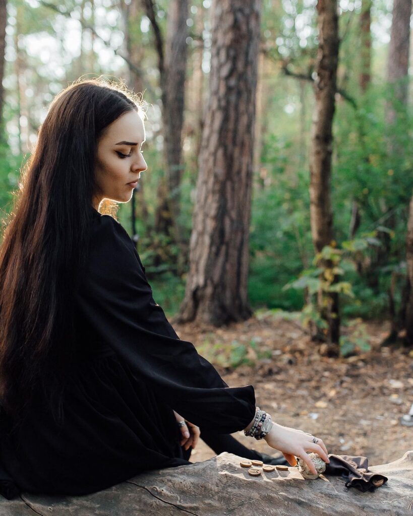 Angelika R. – magia miłosna, tarot i rytuały online